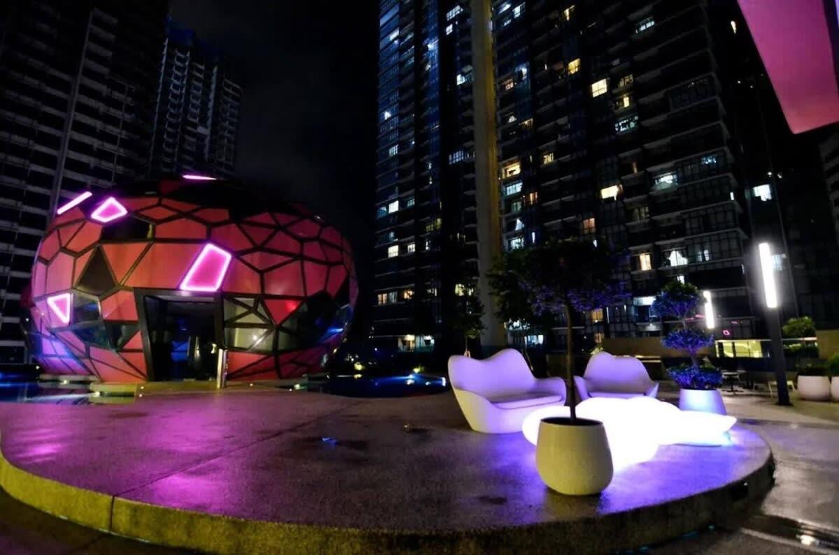 Apartment Stylish & Cozy 2br At Arte Plus, Free Parking *